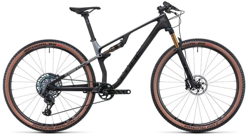 Cube-AMS-ZERO99-C68X-SLT-29-prizmsilver´n´carbon.jpg Cube AMS ZERO99 C:68X SLT 29